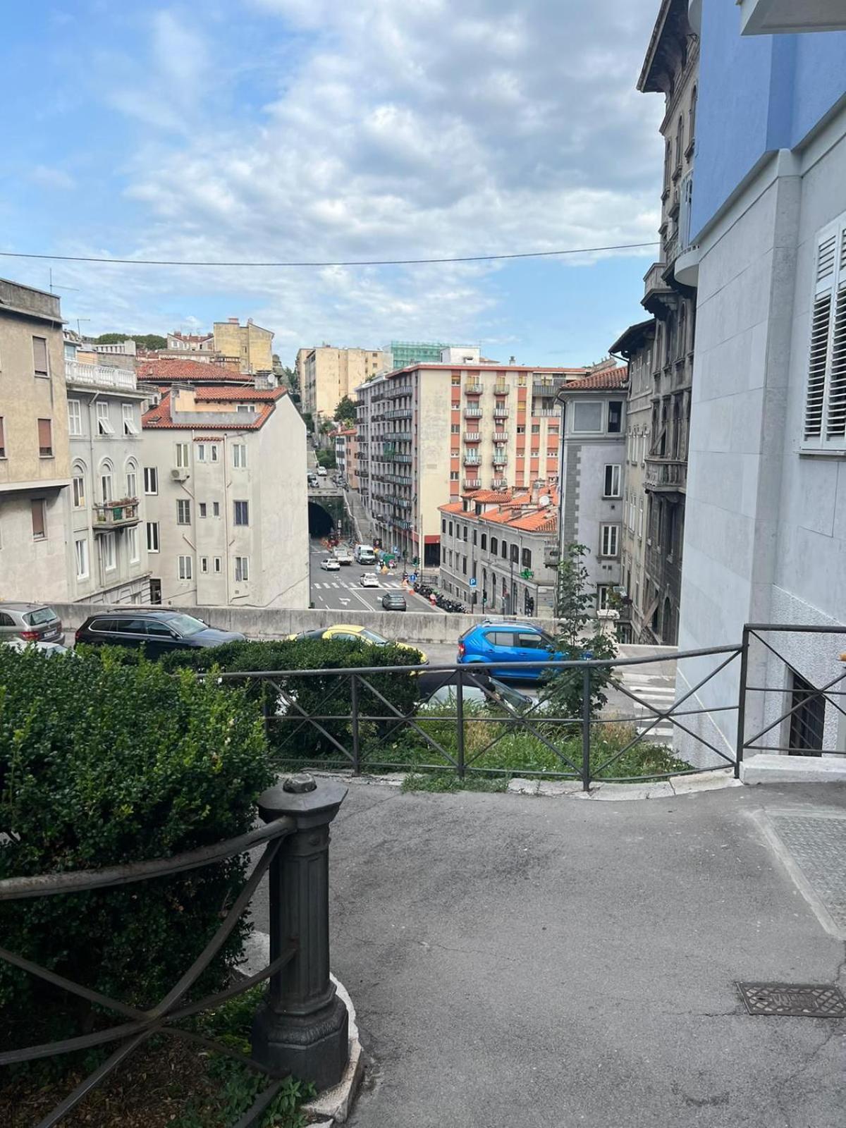 Casa Alice A 2 Passi Dal Centro 55 Mt 2 Apartment Trieste Bagian luar foto